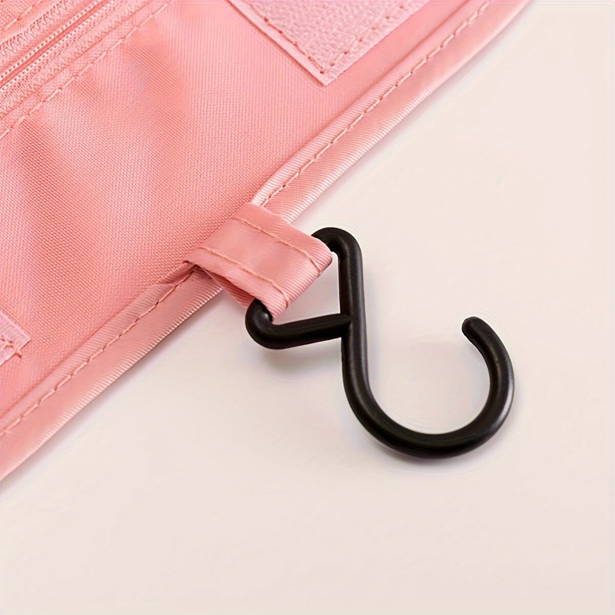 Necessarie Feminina Impermeável com Gancho