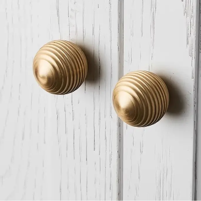 Maçaneta de Gaveta Dourada em Latão