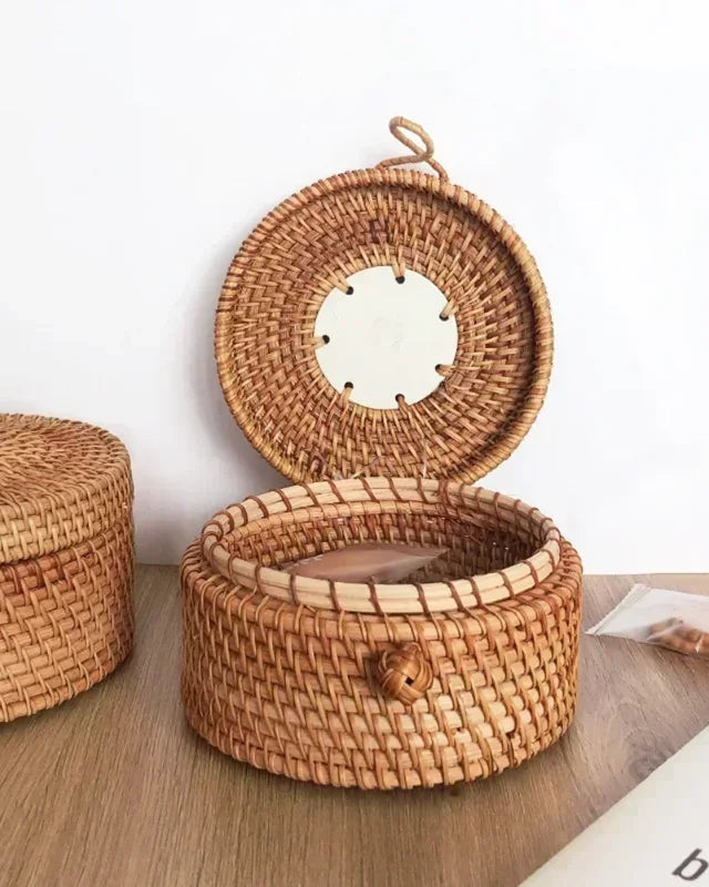 Cesta de Rattan Artesanal com Tampa - Organizador Versátil