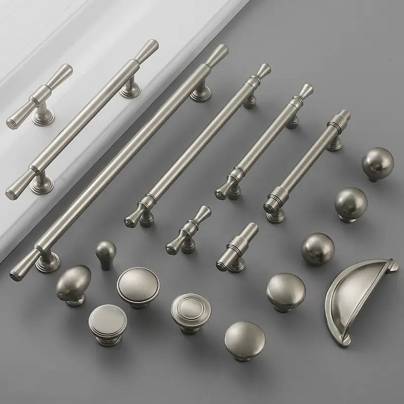 Puxadores de Móveis em Latão Prateado