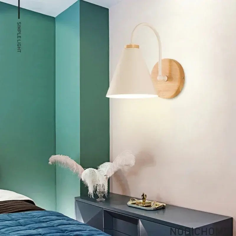 Arandela Nórdica em Madeira