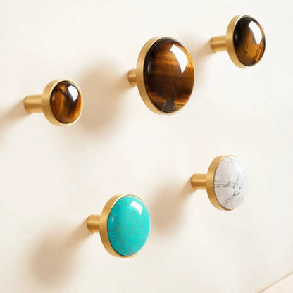 Ganchos de Latão e Pedra Natural - Elegância Nórdica