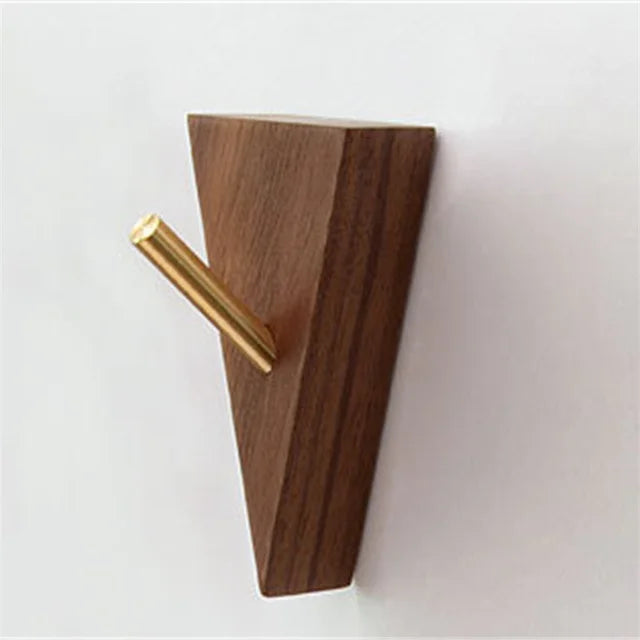 Gancho Triangular de Madeira e Latão para Decoração