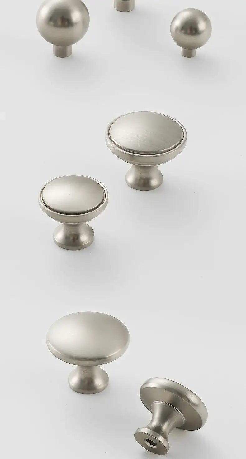 Puxadores de Móveis em Latão Prateado