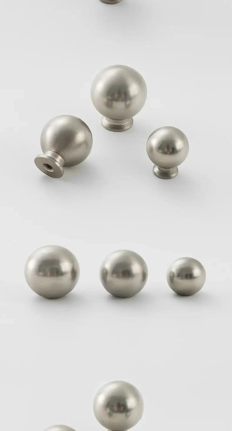 Puxadores de Móveis em Latão Prateado