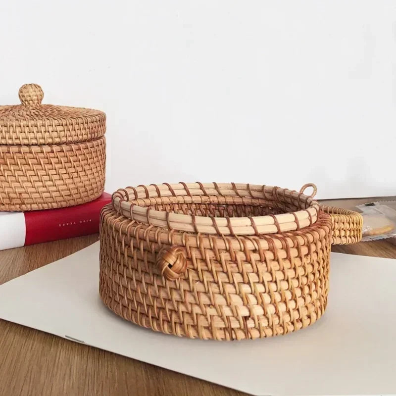 Cesta de Rattan Artesanal com Tampa - Organizador Versátil