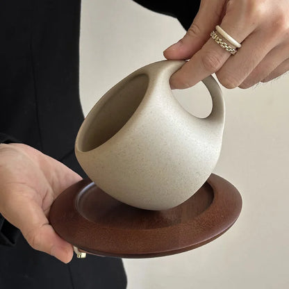 Xícara e Pires Premium de Café em Cerâmica com Colher Dourada