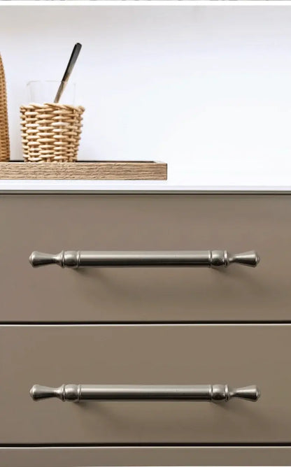 Puxadores de Móveis em Latão Prateado