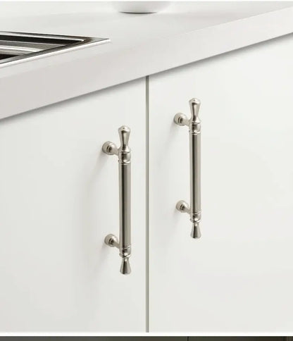 Puxadores de Móveis em Latão Prateado