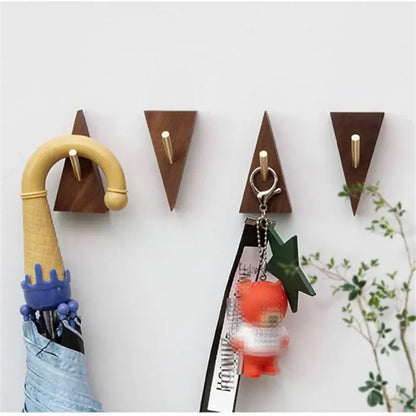 Gancho Triangular de Madeira e Latão para Decoração