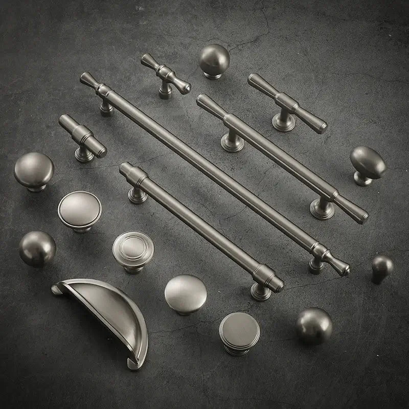 Puxadores de Móveis em Latão Prateado