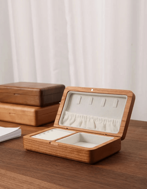 Caixa de Joias em Madeira Nobre