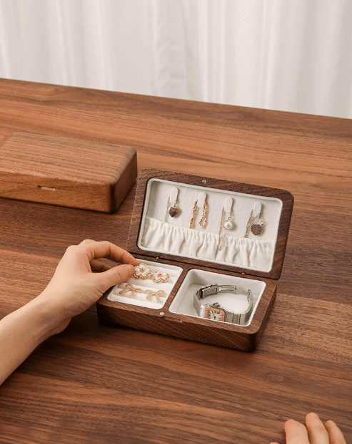 Caixa de Joias em Madeira Nobre