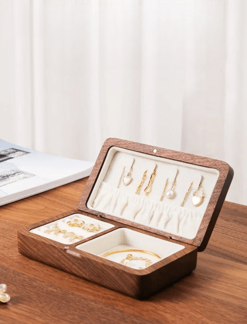 Caixa de Joias em Madeira Nobre