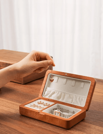 Caixa de Joias em Madeira Nobre