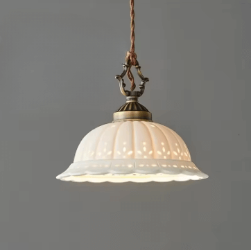 Luminária Vintage de Cerâmica Branca com Latão